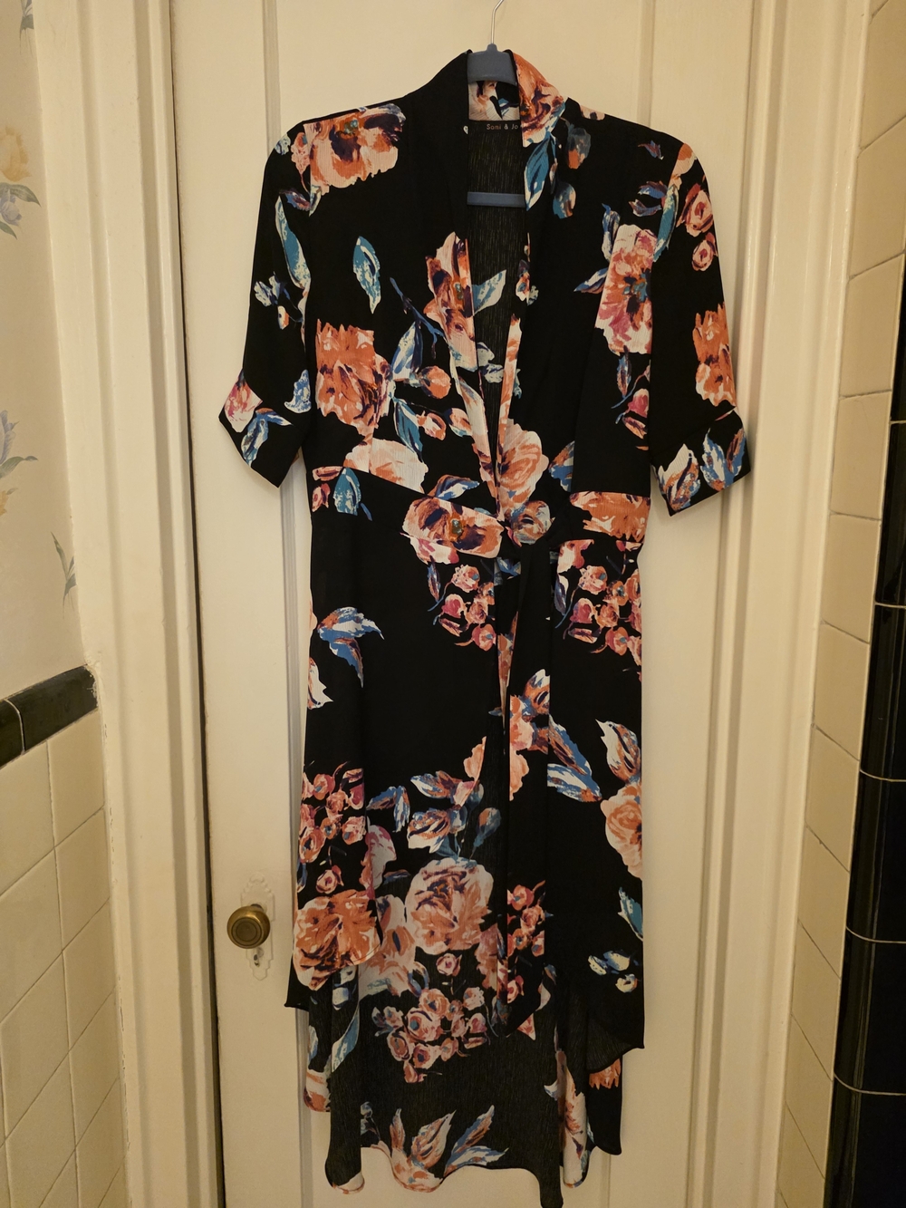 Sami & Jo Black High-Low Wrap Duster with Coral & Blue Floral Print